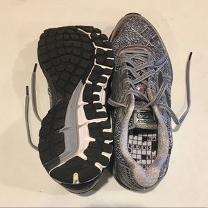 Brooks Gray Lady Adrenaline GTS 17 NYC Sneaker